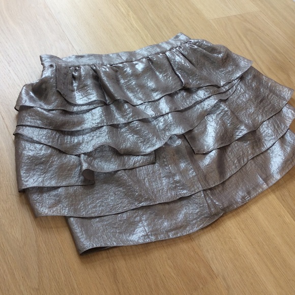 Club Monaco pale grey ruffle skirt - Picture 4 of 5